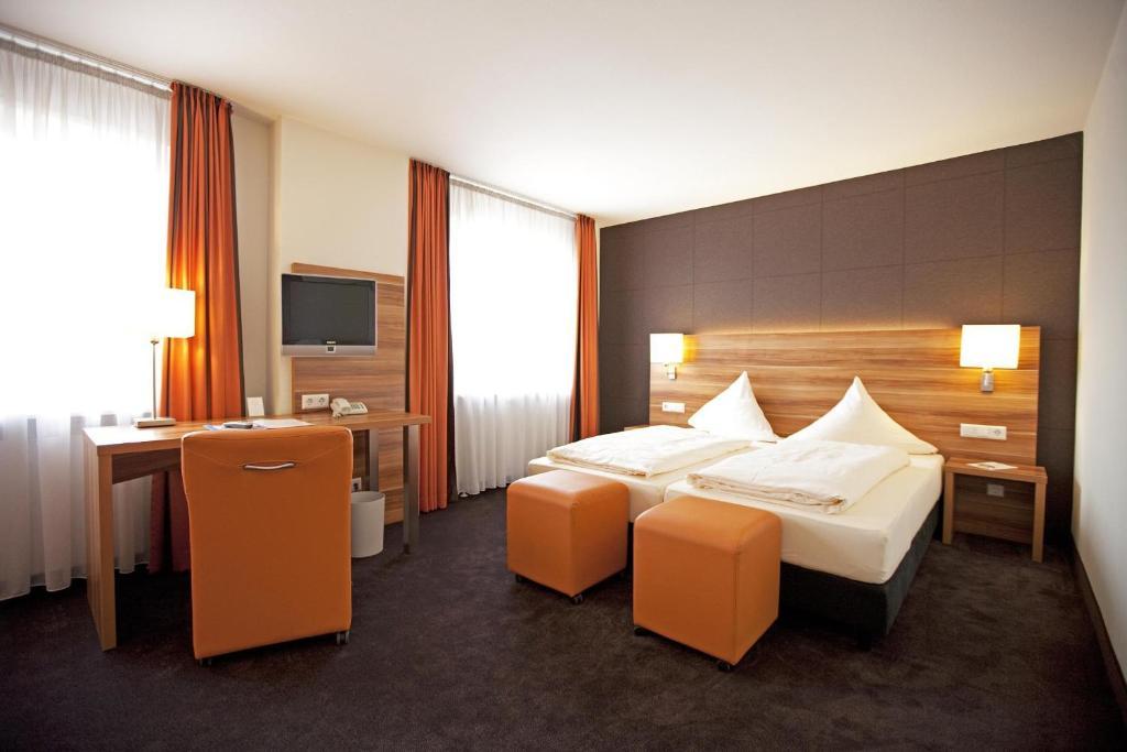 Hotel Hirsch 레온베르크 객실 사진